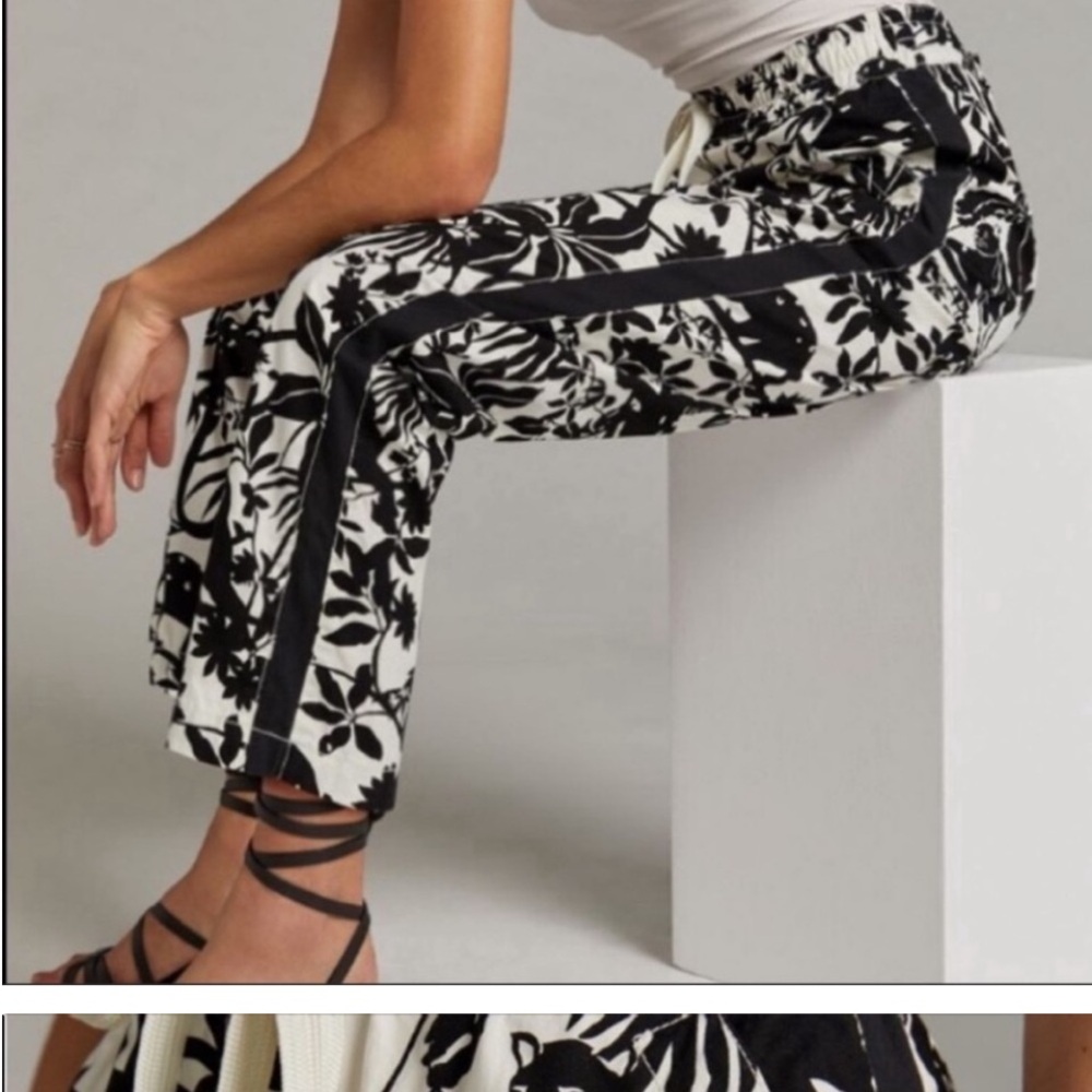 Anthropologie Black and White Panther pants CL    Beautiful detailing